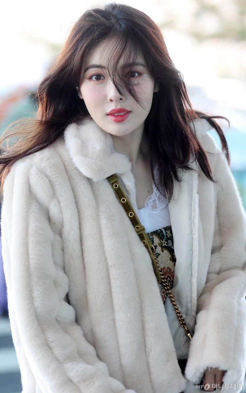 韩情脉脉：泫雅朴山多拉Jessica初冬机场